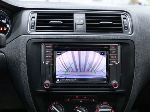 Used 2018 Volkswagen Jetta SE FWD image 21