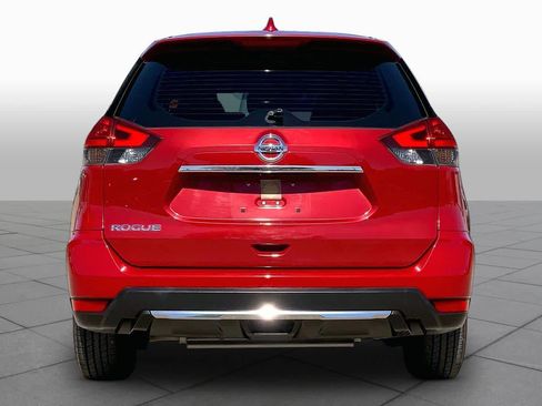 Used 2017 Nissan Rogue S FWD image 5