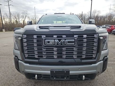 New 2025 GMC Sierra 3500 Denali Ultimate image 8