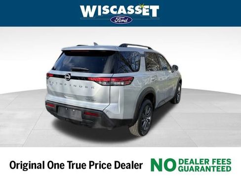 Used 2024 Nissan Pathfinder SV image 26