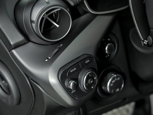 Used 2014 Ferrari F12 Berlinetta RWD image 28