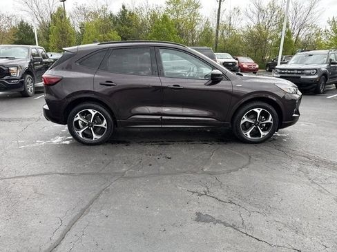 Certified 2023 Ford Escape ST-Line Elite AWD/4WD image 10