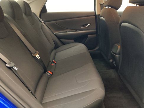 Used 2025 Hyundai Elantra SE FWD image 19