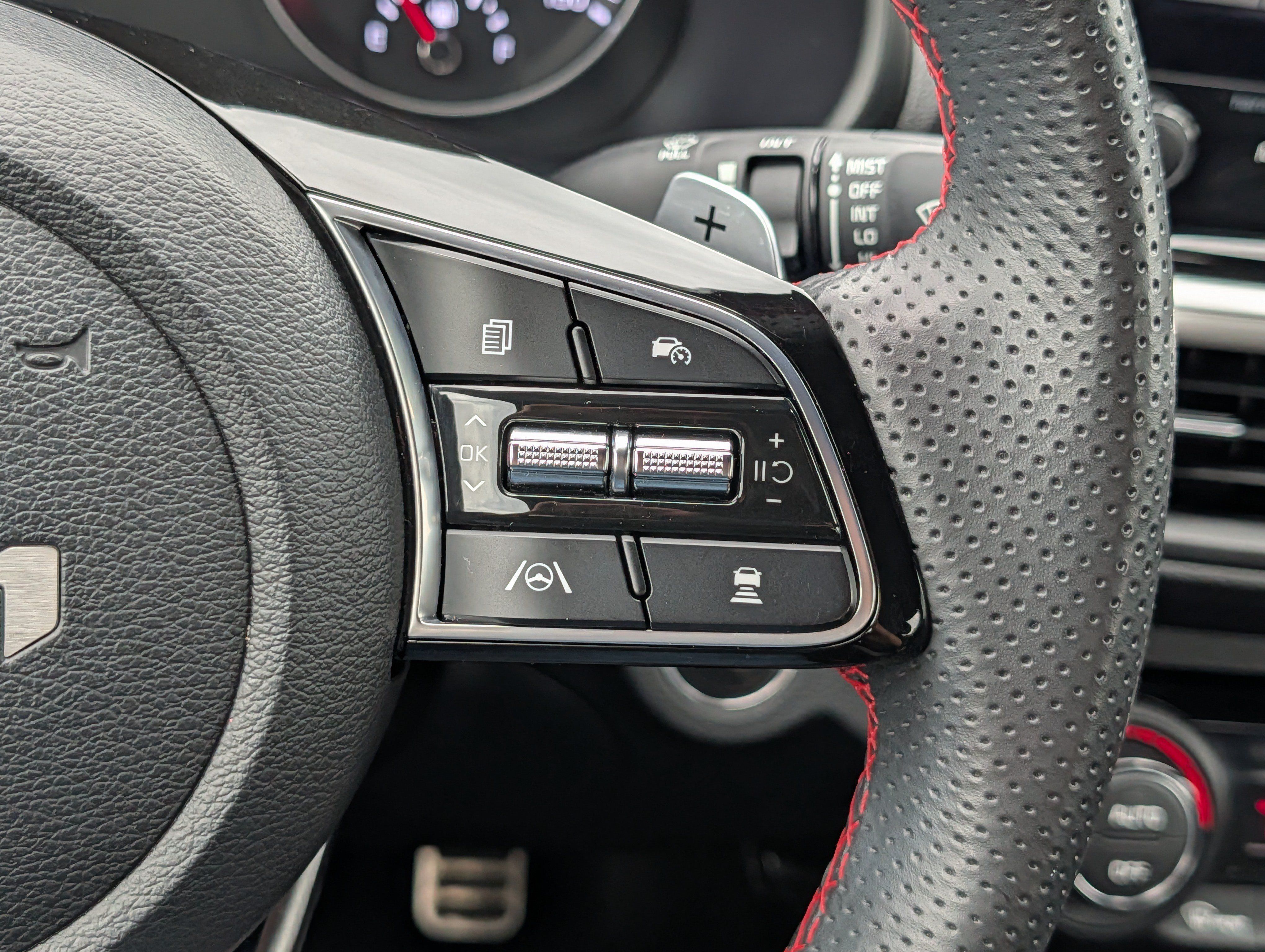Certified 2022 Kia Forte GT w/ GT2 Package FWD image 30