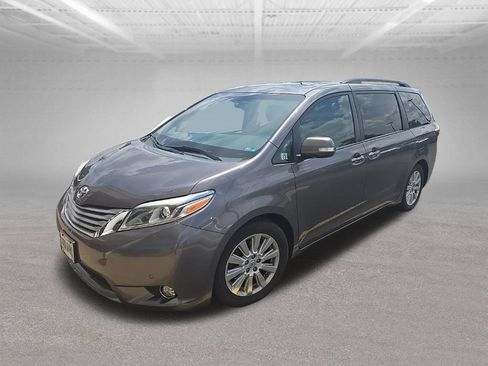 Used 2015 Toyota Sienna Limited Premium FWD image 4