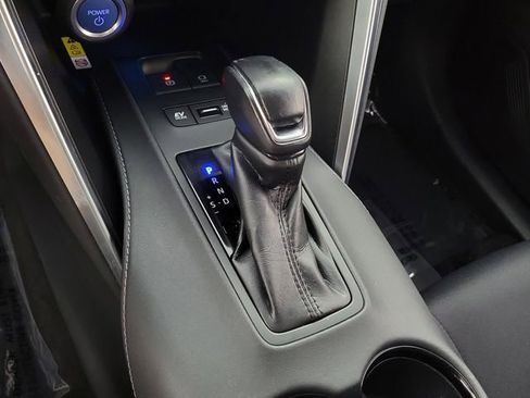 Used 2021 Toyota Venza LE AWD/4WD image 31