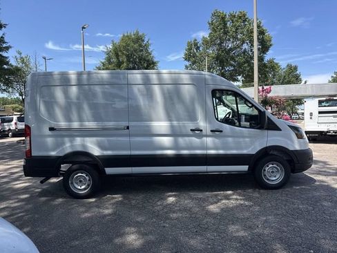 New 2026 Ford Transit 250 148 Medium Roof w/ Load Area Protection Package RWD image 9