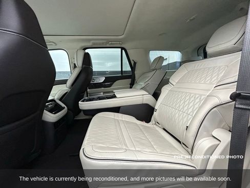 Used 2023 Lincoln Navigator Black Label image 12