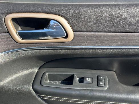 Used 2014 Jeep Grand Cherokee Limited w/ Trailer Tow Group IV image 33