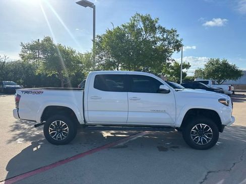 Used 2023 Toyota Tacoma TRD Sport AWD/4WD image 4