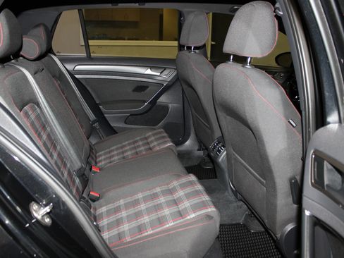 Used 2018 Volkswagen GTI S FWD image 31