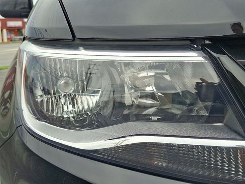 Used 2022 Chevrolet Colorado LT w/ LT Convenience Package image 10