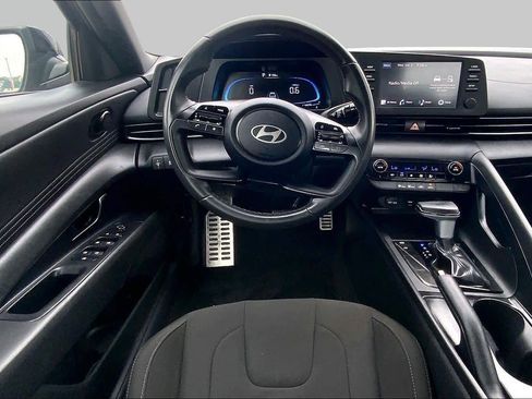 Used 2025 Hyundai Elantra Sport FWD image 6