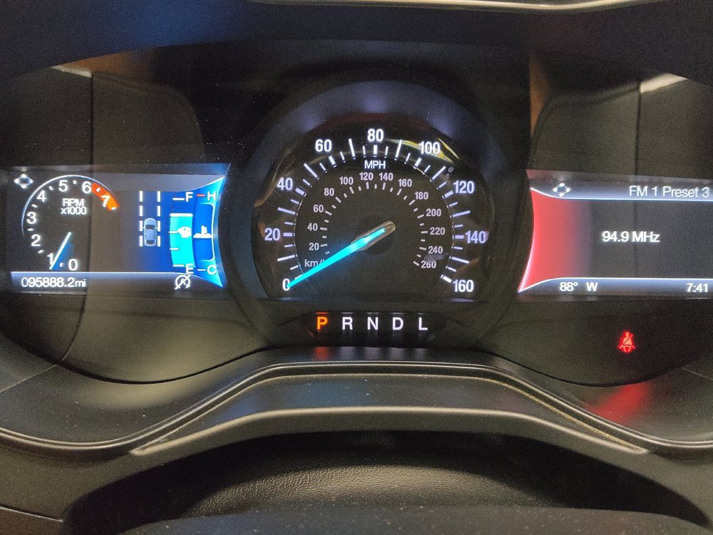 Used 2020 Ford Fusion SE FWD image 23
