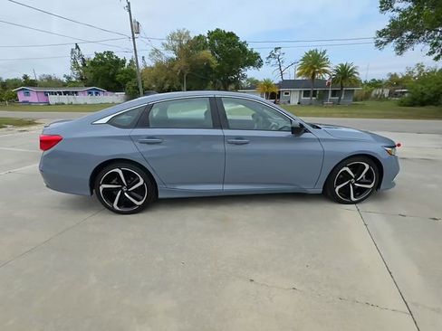 Used 2022 Honda Accord Sport image 3