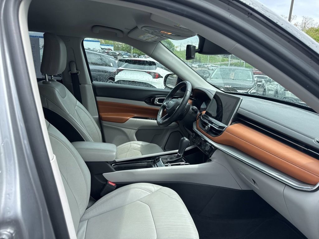 Used 2022 Jeep Compass Limited AWD/4WD image 40