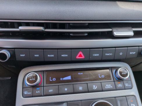 Used 2025 Hyundai Palisade SEL FWD image 24
