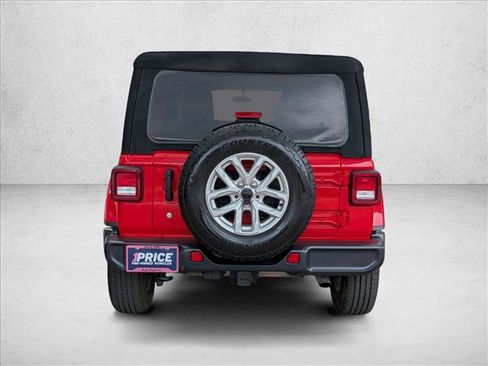 Used 2018 Jeep Wrangler Unlimited Sahara w/ Cold Weather Group image 6