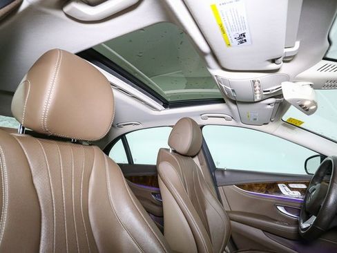 Used 2017 Mercedes-Benz E 300 4MATIC image 18