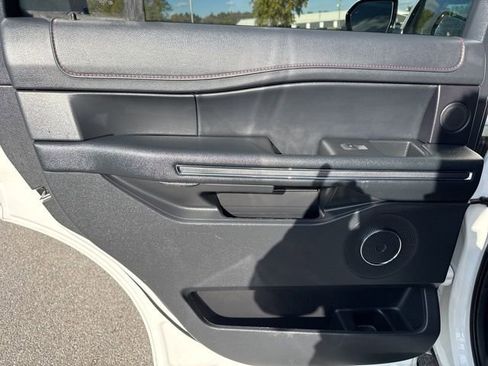 Used 2024 Ford Expedition Limited image 31