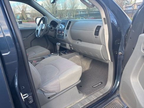 Used 2018 Nissan Frontier SV w/ Value Truck Package image 13