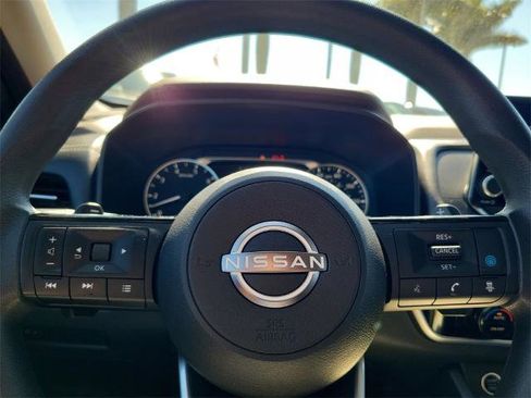 Certified 2022 Nissan Rogue SV image 24