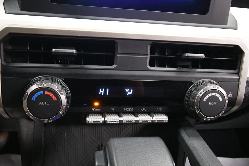 Used 2024 Toyota Tacoma TRD Off-Road AWD/4WD image 23