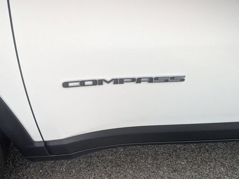 New 2026 Jeep Compass Limited w/ Sun, Sound & Navigation Group AWD/4WD image 10