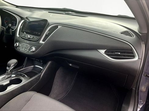 Used 2025 Chevrolet Malibu LT image 17