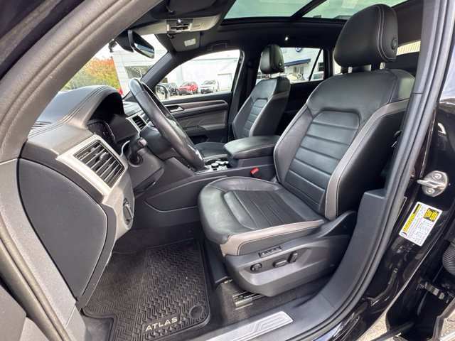 Used 2023 Volkswagen Atlas Cross Sport SEL Premium R-Line AWD/4WD image 33