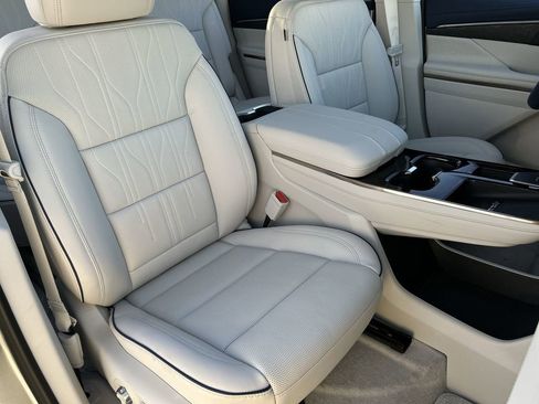 New 2026 Buick Enclave Avenir w/ Super Cruise Package AWD/4WD image 29