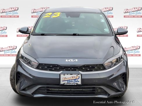 Used 2023 Kia Forte LXS image 3