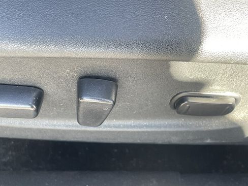 Used 2014 Nissan Rogue SV FWD image 6