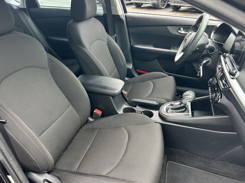 Used 2019 Kia Forte LXS FWD image 8