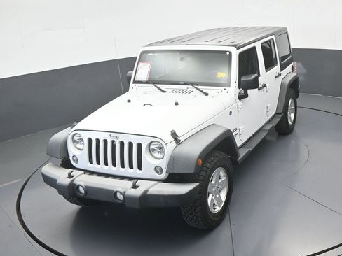 Used 2018 Jeep Wrangler Unlimited Sport S AWD/4WD image 42
