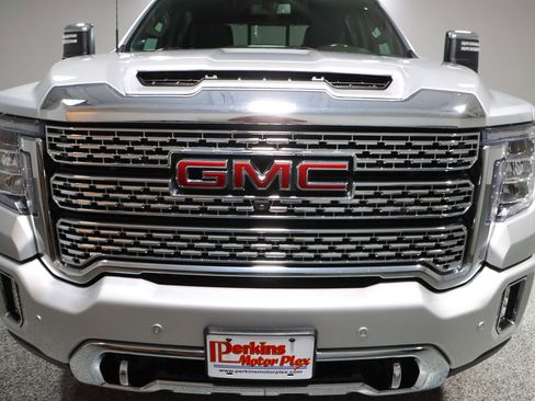 Used 2022 GMC Sierra 3500 Denali image 4
