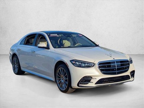 Used 2022 Mercedes-Benz S 580 S 580 image 3