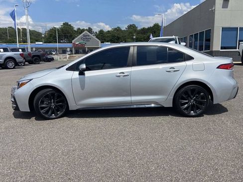 Used 2024 Toyota Corolla SE FWD image 6