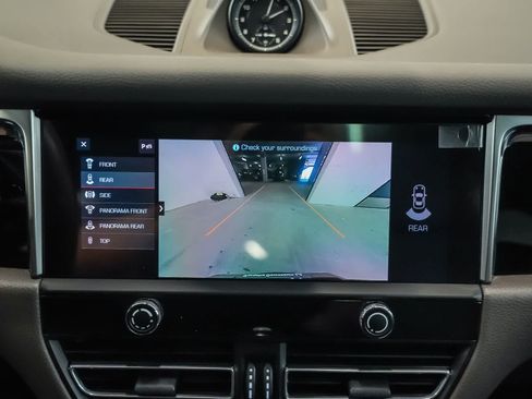 Certified 2023 Porsche Macan AWD/4WD image 29