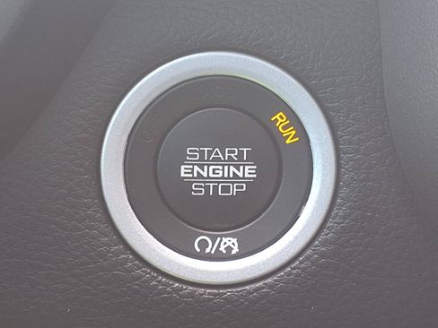Used 2023 RAM 1500 Laramie RWD image 11