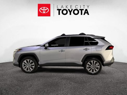 Used 2023 Toyota RAV4 XLE Premium image 3