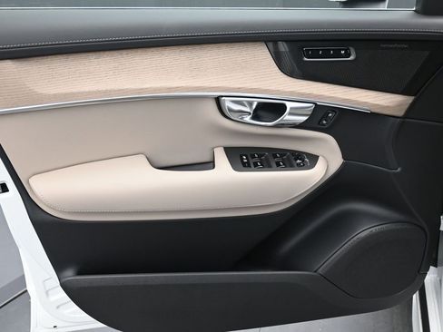 New 2026 Volvo XC90 B6 Plus w/ Protection Package Premier AWD/4WD image 5