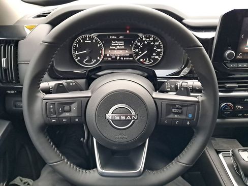 New 2025 Nissan Pathfinder SV w/ SV Premium Package image 15