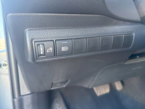 Used 2025 Toyota Corolla LE image 18