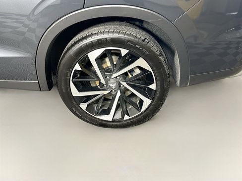 Used 2024 Mitsubishi Outlander SE AWD/4WD image 11