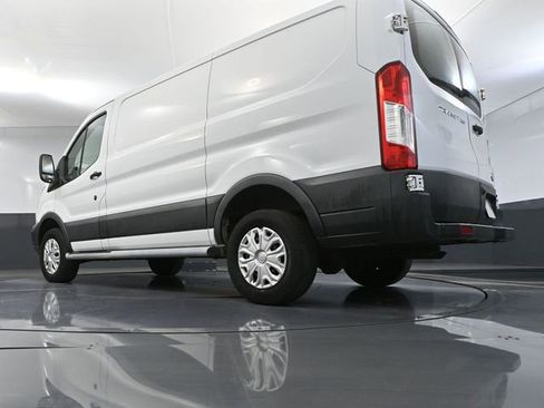 Used 2016 Ford Transit 250 130 Low Roof w/ Exterior Upgrade Package RWD image 38