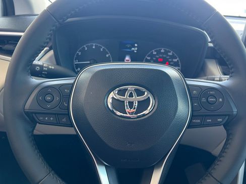 Certified 2025 Toyota Corolla Cross LE image 20