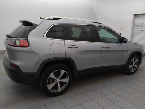 Used 2019 Jeep Cherokee Limited image 10
