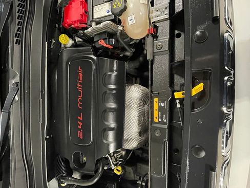 Used 2019 Jeep Renegade Sport w/ Sport Appearance Group AWD/4WD image 37