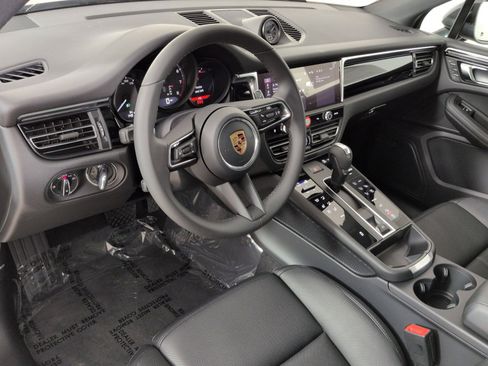 New 2026 Porsche Macan AWD/4WD image 4